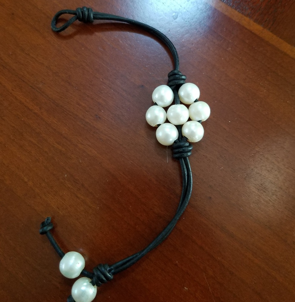 Black leather pearl bracelet